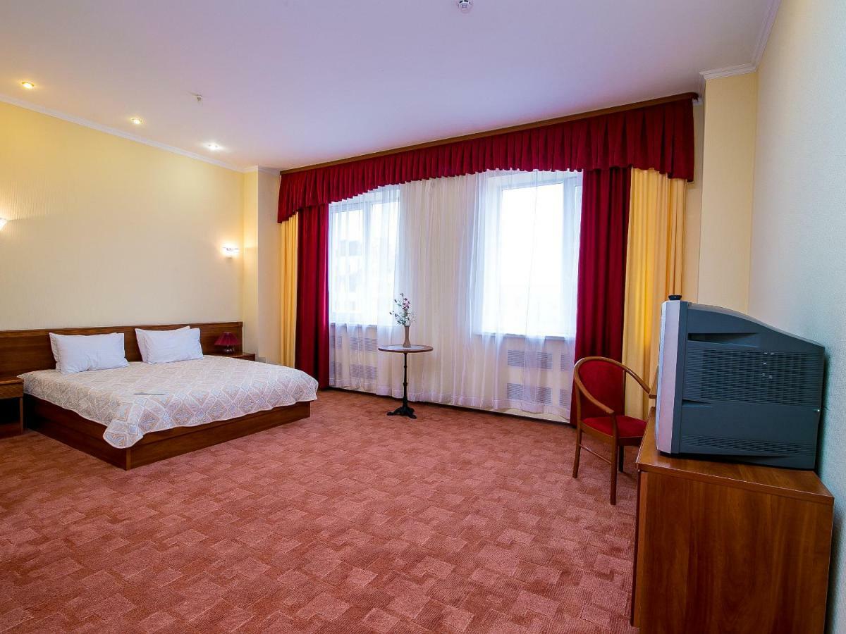 Sun Light Hotel Charkiw Exterior foto