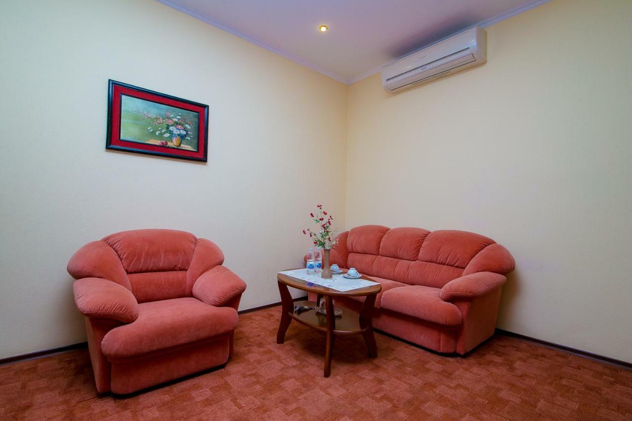 Sun Light Hotel Charkiw Exterior foto