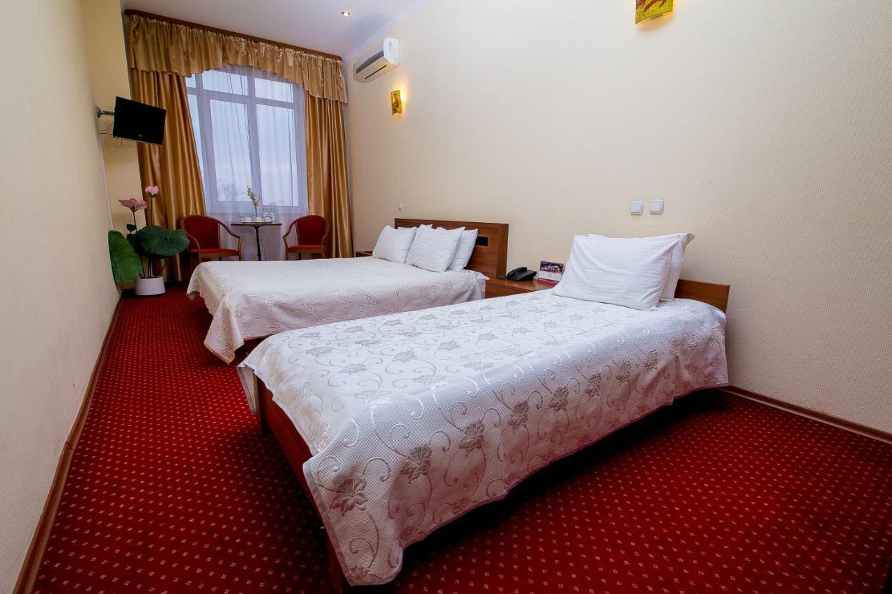 Sun Light Hotel Charkiw Exterior foto