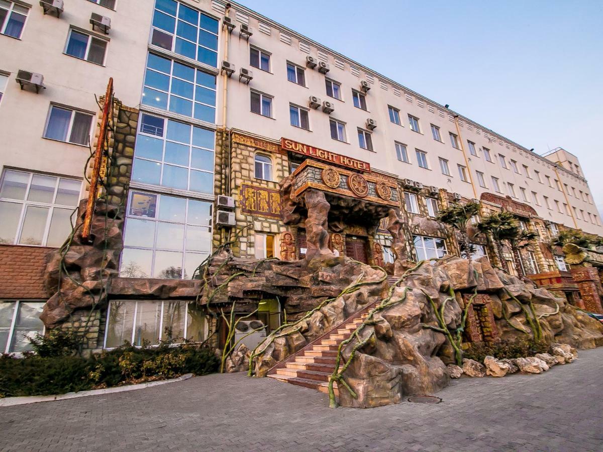 Sun Light Hotel Charkiw Exterior foto