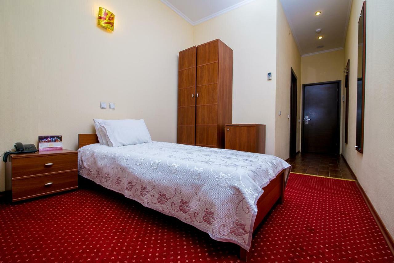 Sun Light Hotel Charkiw Exterior foto