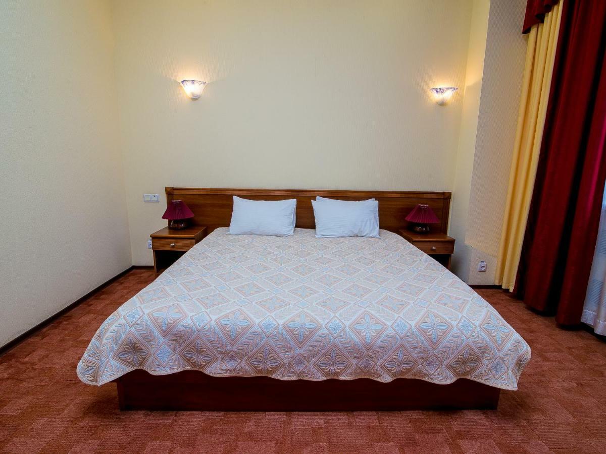 Sun Light Hotel Charkiw Exterior foto