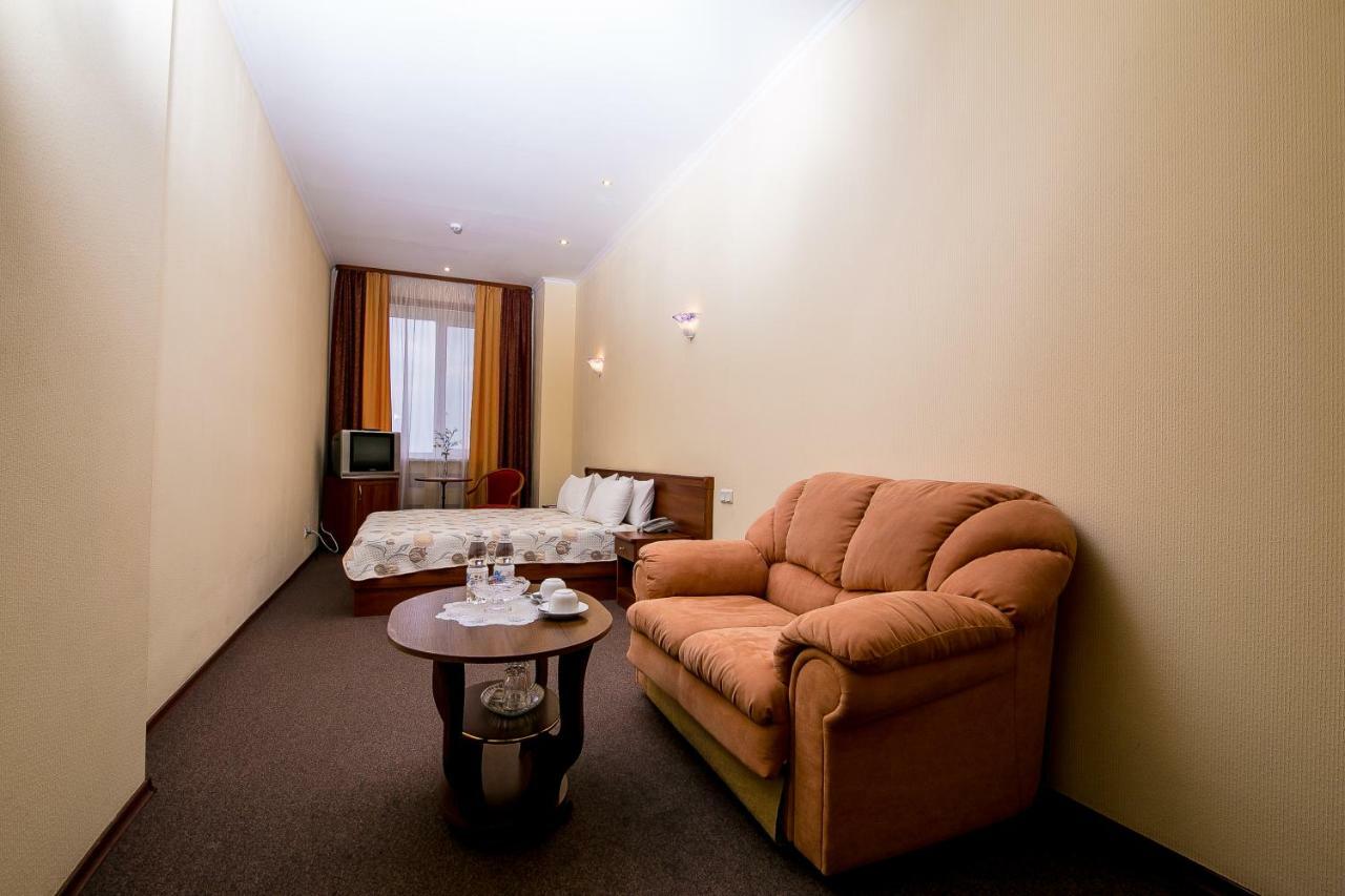 Sun Light Hotel Charkiw Exterior foto