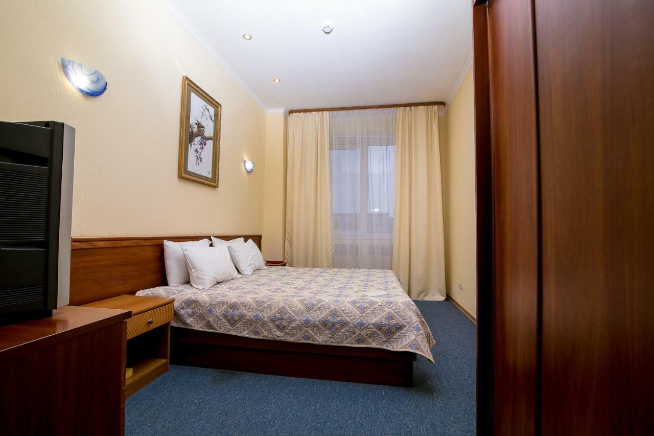 Sun Light Hotel Charkiw Exterior foto