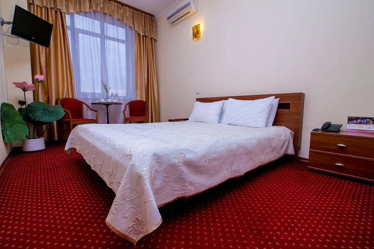 Sun Light Hotel Charkiw Exterior foto